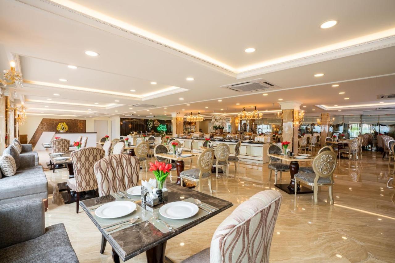 Lk Emerald Beach - Sha Extra Plus Pattaya Zewnętrze zdjęcie The restaurant