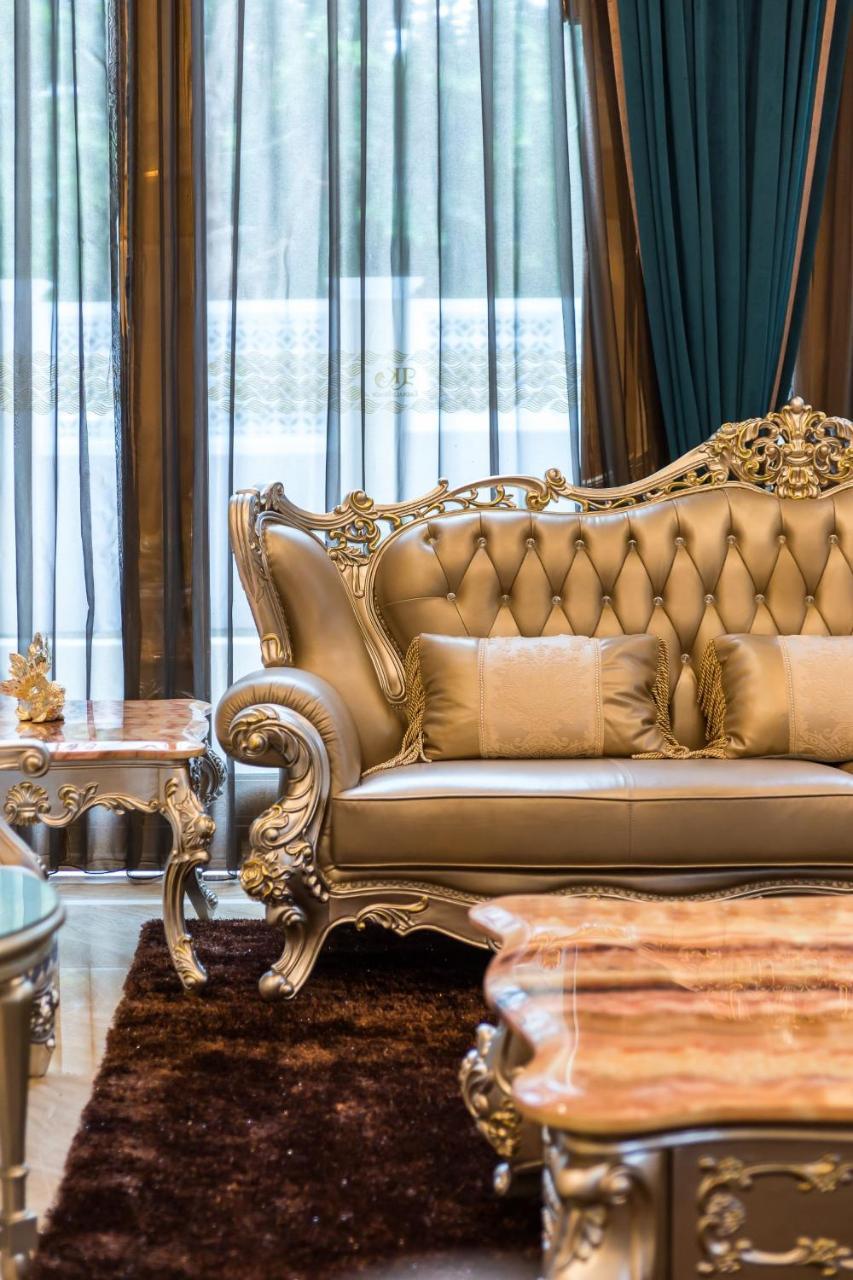 Lk Emerald Beach - Sha Extra Plus Pattaya Zewnętrze zdjęcie A leather sofa