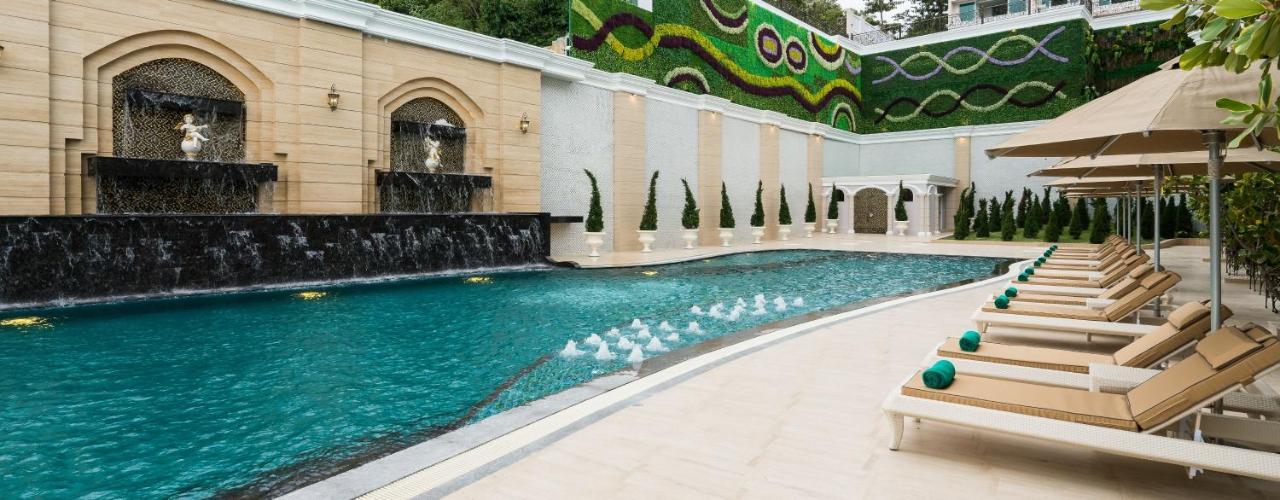 Lk Emerald Beach - Sha Extra Plus Pattaya Zewnętrze zdjęcie The swimming pool at The Oberoi Mumbai