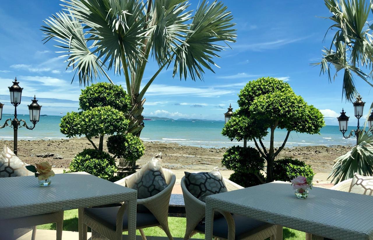 Lk Emerald Beach - Sha Extra Plus Pattaya Zewnętrze zdjęcie View of the beach from the hotel